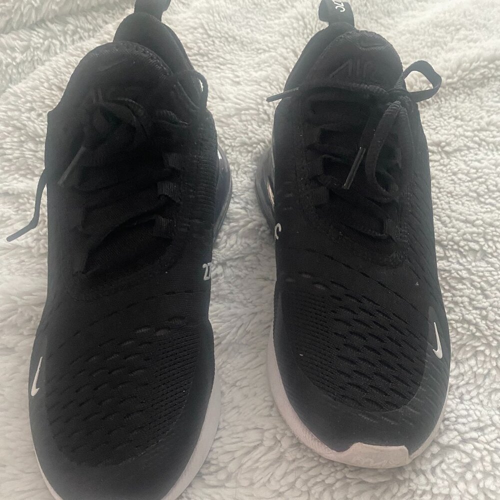 Black Nike Air Max 270 - kids size 6Y (but fit womens size 7)